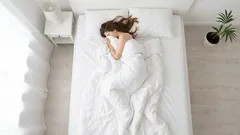 W piżamie czy bez: spanie bez ubrania może przyspieszyć odchudzanie